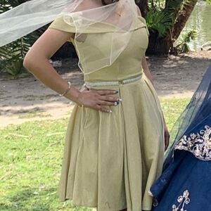 May Queen Gold Dama Skirt Size 4